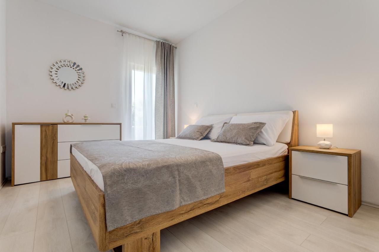 Love Apartments Зечево Экстерьер фото