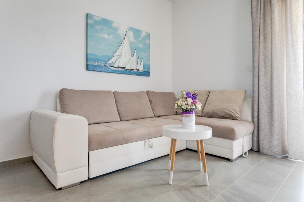 Love Apartments Зечево Экстерьер фото