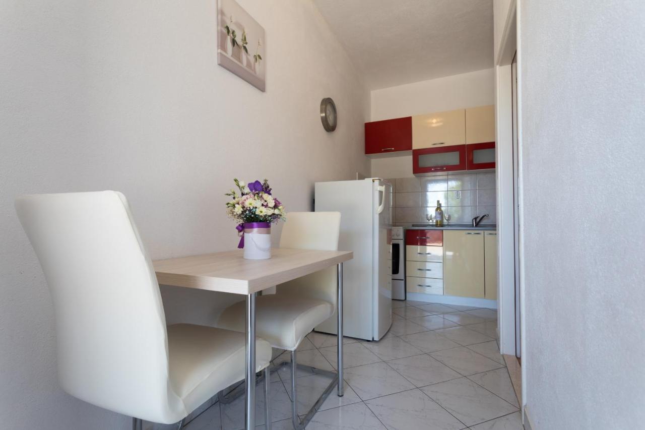 Love Apartments Зечево Экстерьер фото